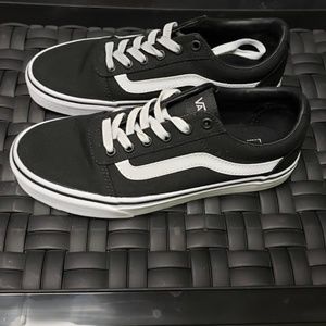 Like New Women's Vans Wards Sneakers